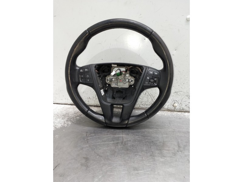 Recambio de volante para volvo v40 referencia OEM IAM 34110217B P31250592 