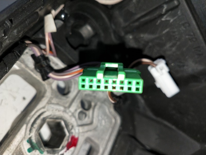 Recambio de volante para volvo v40 referencia OEM IAM 34110217B P31250592 