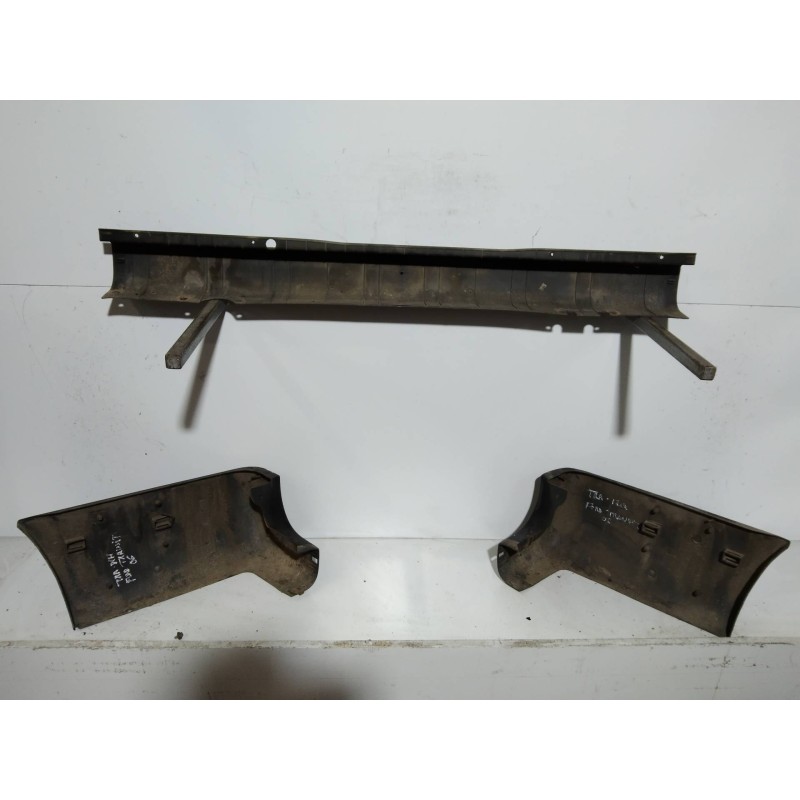 Recambio de paragolpes trasero para ford transit caja cerrada ´06 ft 260 k trend lkw referencia OEM IAM   