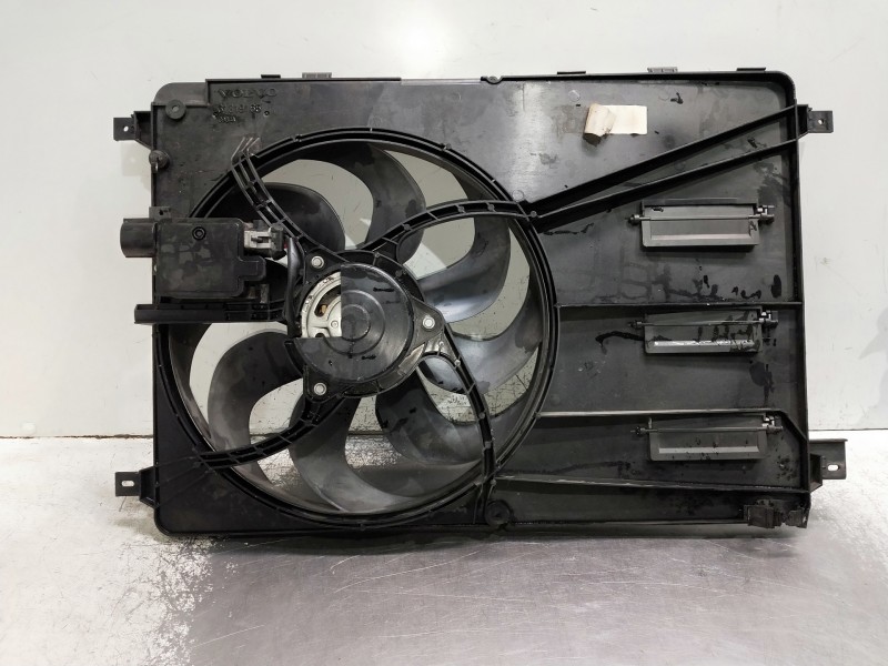 Recambio de electroventilador para volvo v40 referencia OEM IAM 31319165  