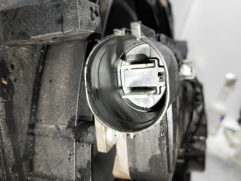 Recambio de electroventilador para volvo v40 referencia OEM IAM 31319165  