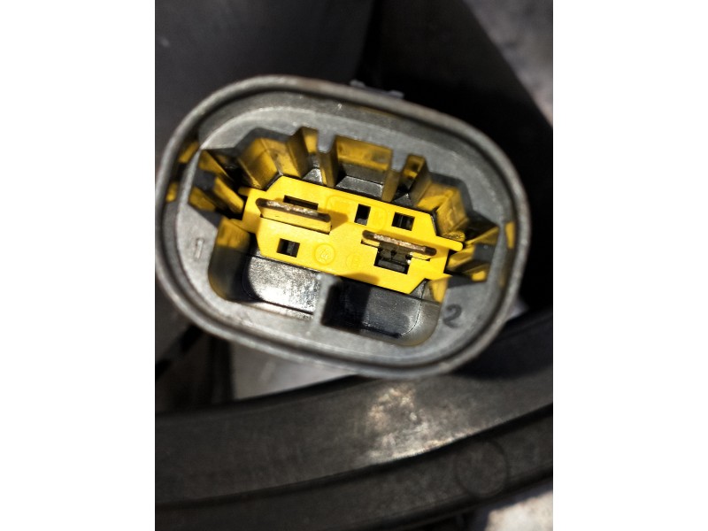 Recambio de electroventilador para peugeot 5008 referencia OEM IAM 988495H  