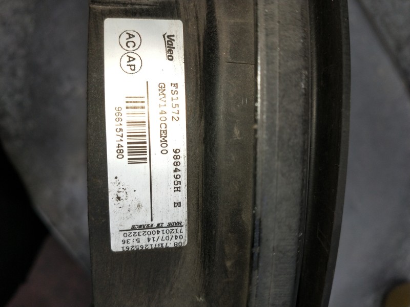 Recambio de electroventilador para peugeot 5008 referencia OEM IAM 988495H  