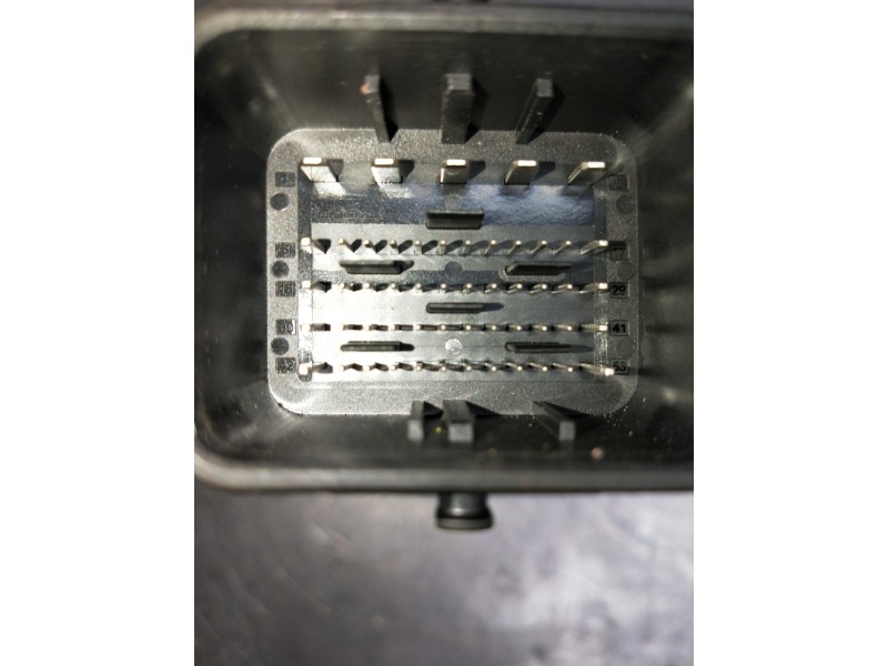 Recambio de centralita motor uce para peugeot 5008 referencia OEM IAM 9804127280 9666681180 SID807E S180123008