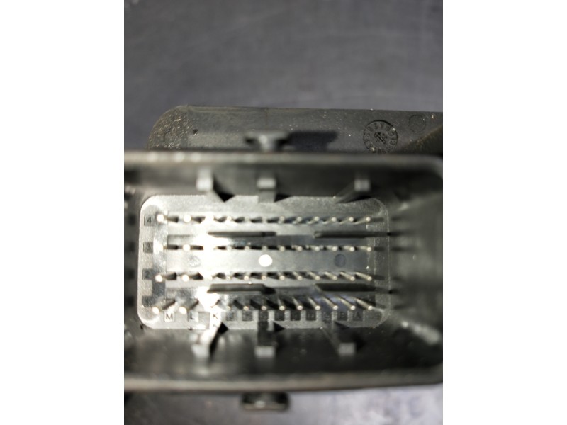 Recambio de centralita motor uce para peugeot 5008 referencia OEM IAM 9804127280 9666681180 SID807E S180123008