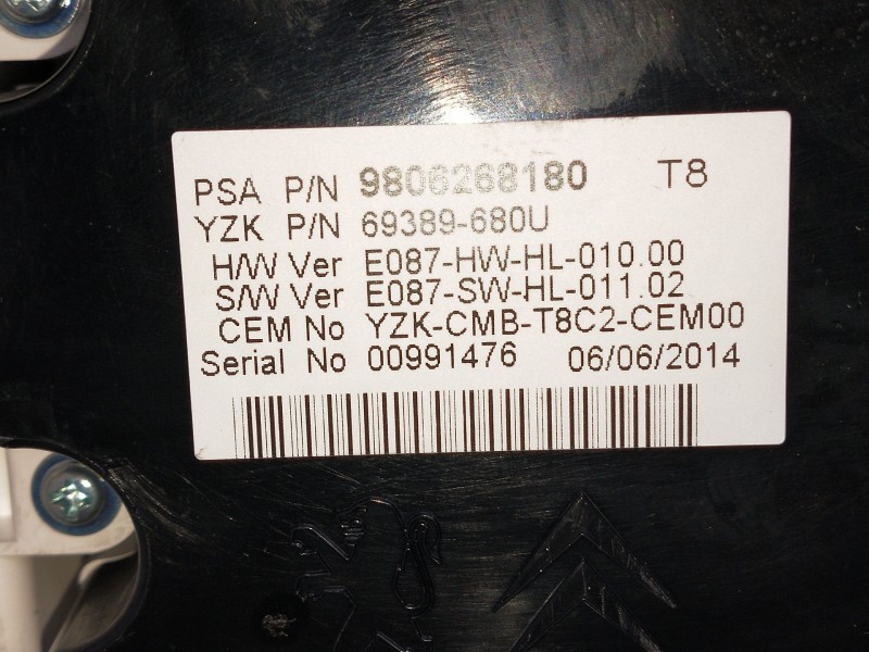 Recambio de cuadro instrumentos para peugeot 5008 referencia OEM IAM 9806268180 9804898580 