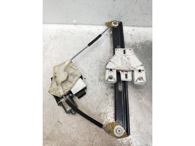 Recambio de motor elevalunas trasero derecho para seat leon (5f1) referencia OEM IAM 5Q0959812  5P RANCHERA