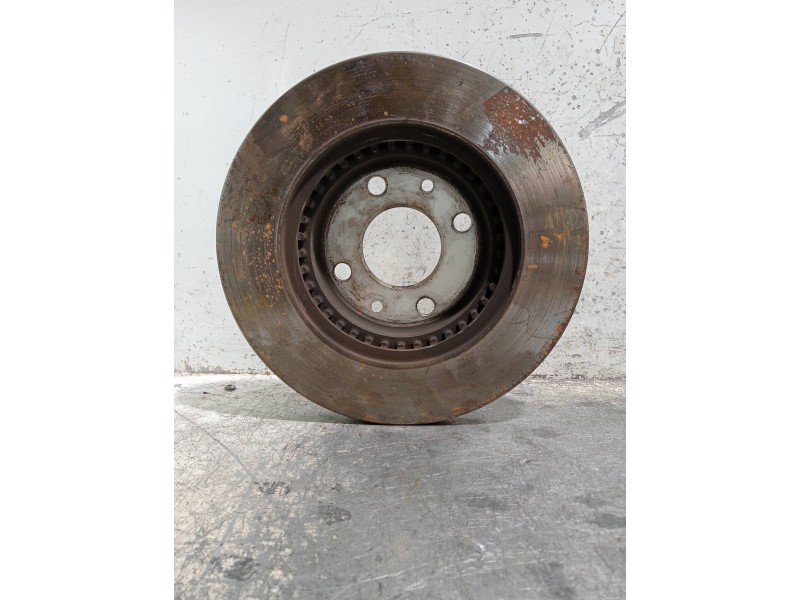Recambio de disco freno delantero para renault clio ii fase ii (b/cb0) referencia OEM IAM   