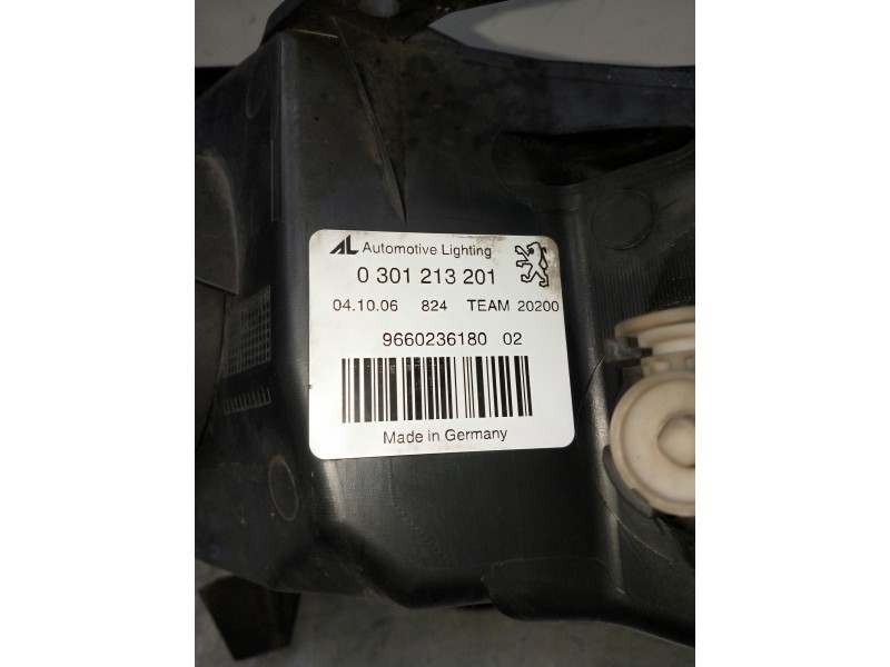Recambio de faro izquierdo para peugeot 407 sw referencia OEM IAM 0301213201 966023180 