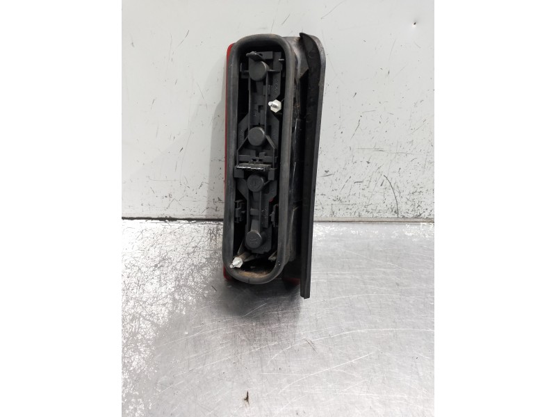 Recambio de piloto trasero derecho para opel combo (corsa c) referencia OEM IAM   