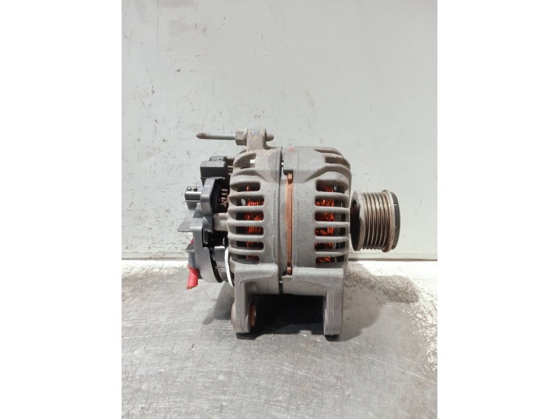 Recambio de alternador para renault clio iii referencia OEM IAM 8200660033 0124425071 