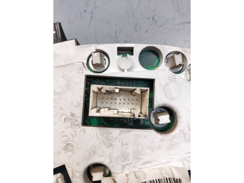 Recambio de cuadro instrumentos para peugeot 206 berlina referencia OEM IAM 9634961080  