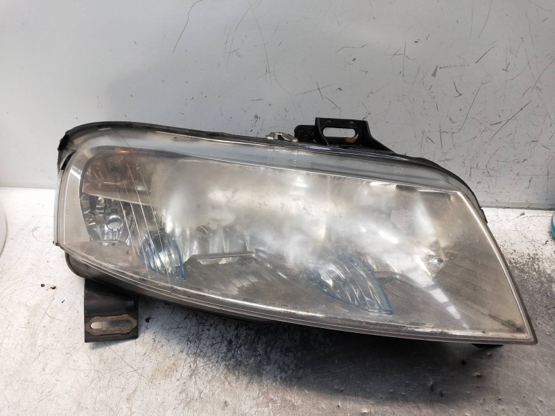 Recambio de faro derecho para fiat stilo multi wagon (192) referencia OEM IAM 517127100  PULIR