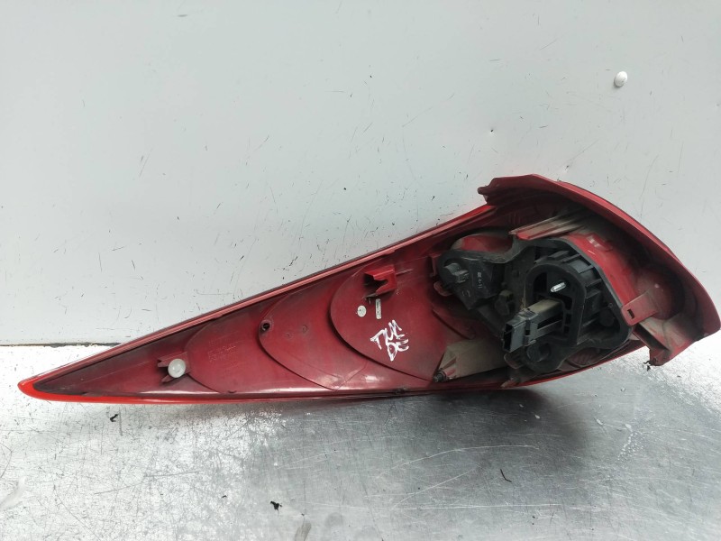 Recambio de piloto trasero derecho para peugeot 207 sw outdoor referencia OEM IAM 968015798002  