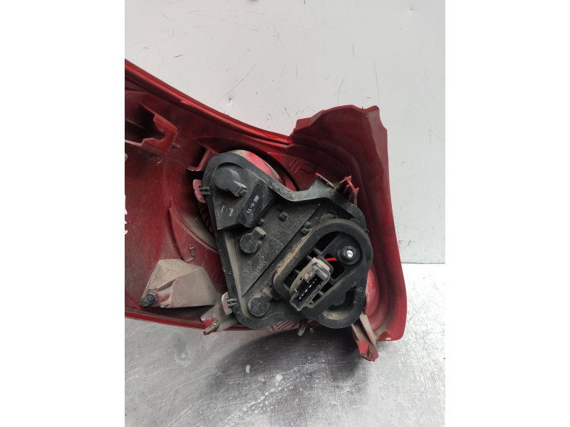 Recambio de piloto trasero derecho para peugeot 207 sw outdoor referencia OEM IAM 968015798002  