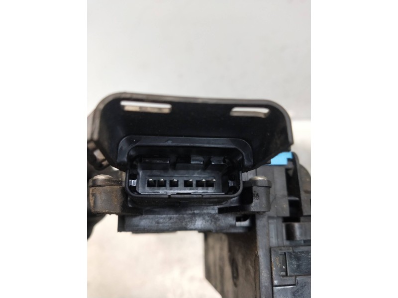 Recambio de motor cierre centralizado trasero derecho para peugeot 207 sw outdoor referencia OEM IAM   