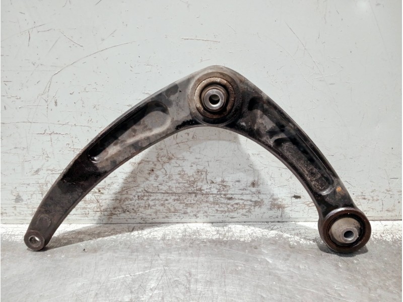 Recambio de brazo suspension inferior delantero derecho para citroen c4 berlina referencia OEM IAM 396D  