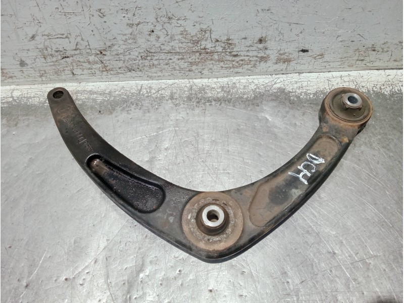Recambio de brazo suspension inferior delantero derecho para citroen c4 berlina referencia OEM IAM 396D  