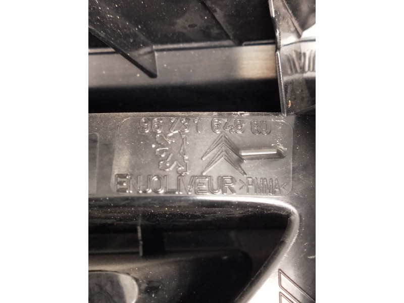 Recambio de piloto trasero derecho interior para citroen c4 picasso referencia OEM IAM 9673164980 0283332179 