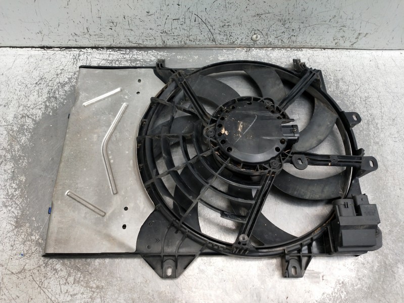 Recambio de electroventilador para citroen c4 cactus bluehdi 100 referencia OEM IAM 9801666680 FS2083 T300217