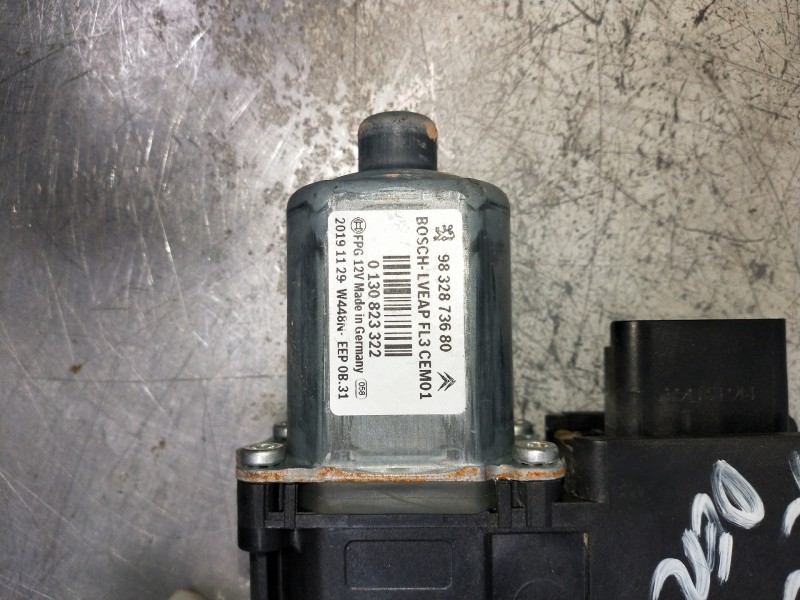 Recambio de elevalunas delantero derecho para citroen c4 cactus bluehdi 100 referencia OEM IAM 9832837680  5P