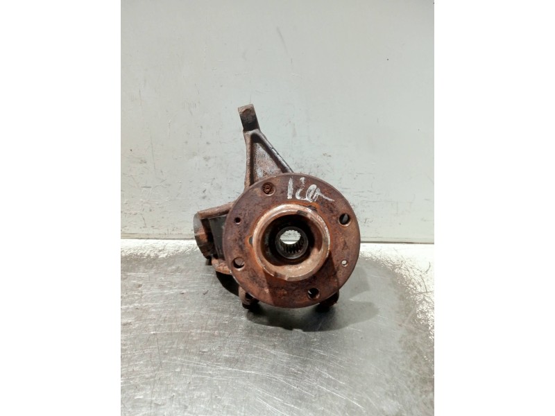 Recambio de mangueta delantera izquierda para peugeot 205 berlina 1.4 plus referencia OEM IAM   