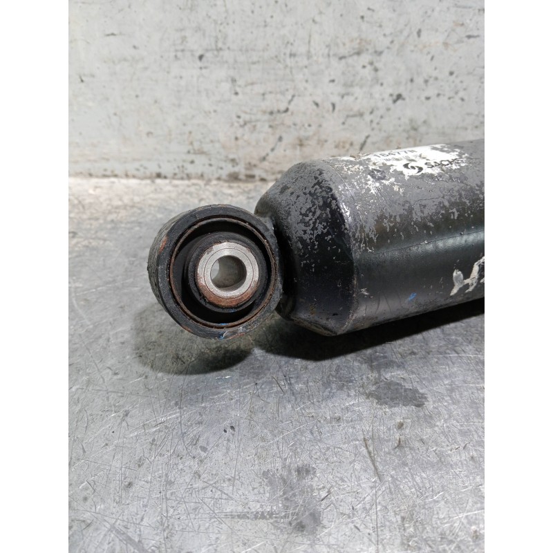 Recambio de amortiguador trasero derecho para chrysler voyager (rg) 2.8 crd cat referencia OEM IAM 894104000417  