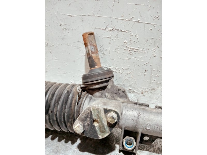 Recambio de cremallera direccion para peugeot 205 berlina 1.4 plus referencia OEM IAM 9431235021  