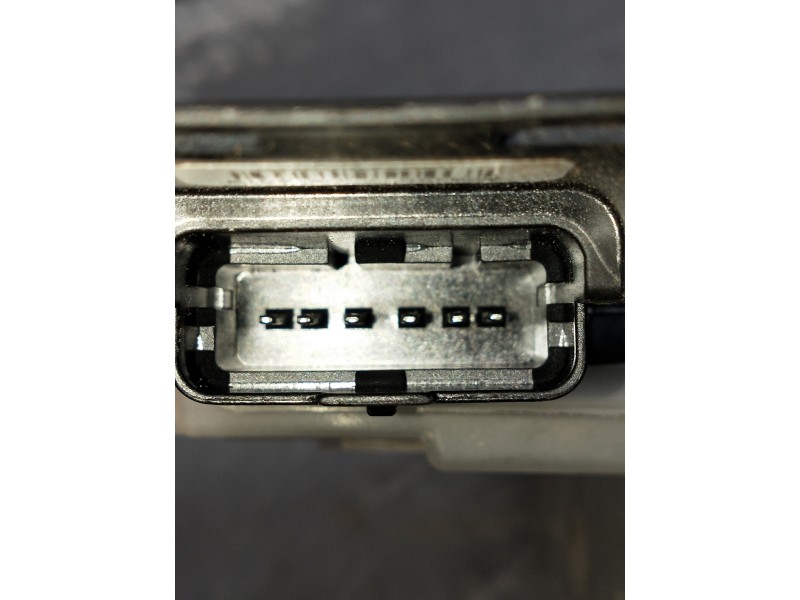 Recambio de motor cierre centralizado delantero derecho para citroen c4 cactus bluehdi 100 referencia OEM IAM PSA190384 16953016