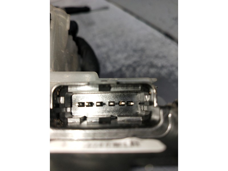 Recambio de motor cierre centralizado trasero derecho para citroen c4 cactus bluehdi 100 referencia OEM IAM PSA190388 16943321 5