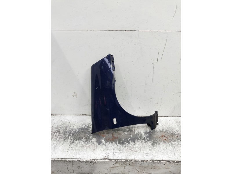 Recambio de aleta delantera derecha para renault clio ii fase ii (b/cb0) referencia OEM IAM   