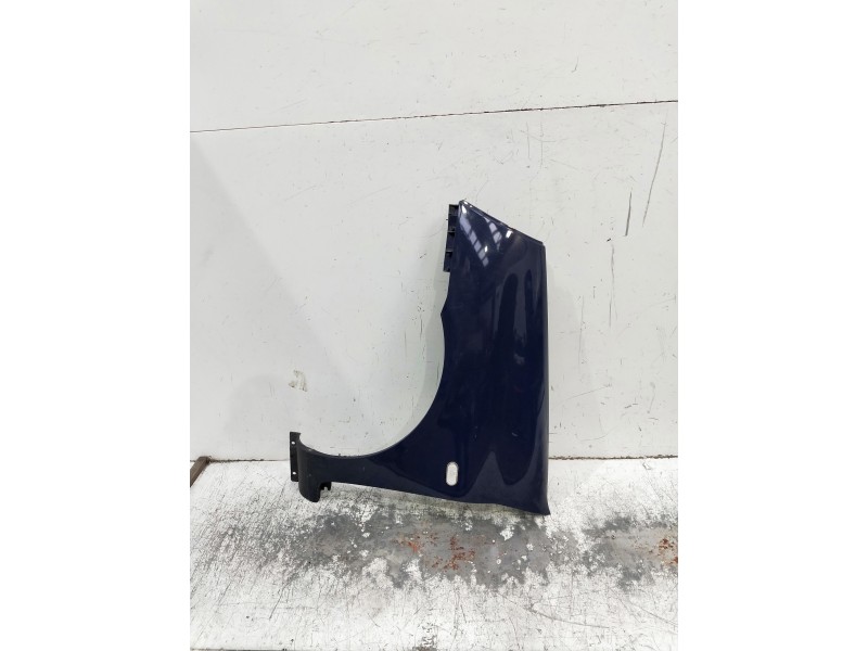 Recambio de aleta delantera izquierda para renault clio ii fase ii (b/cb0) referencia OEM IAM   