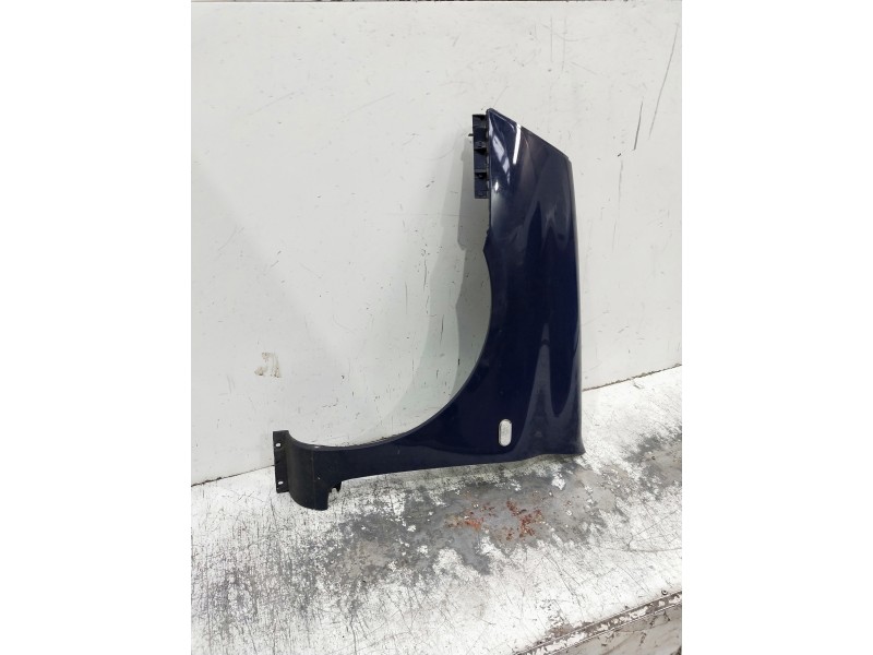 Recambio de aleta delantera izquierda para renault clio ii fase ii (b/cb0) referencia OEM IAM   