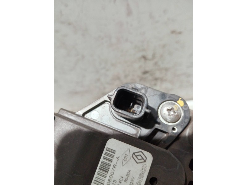 Recambio de alternador para smart forfour referencia OEM IAM 231006007R F000BL04C4 