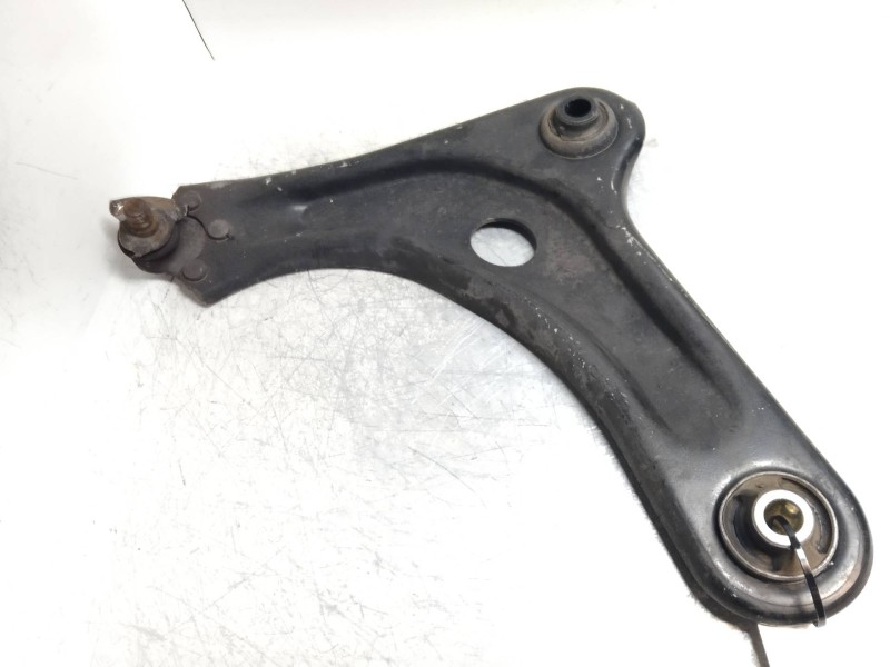 Recambio de brazo suspension inferior delantero izquierdo para peugeot 208 like referencia OEM IAM   