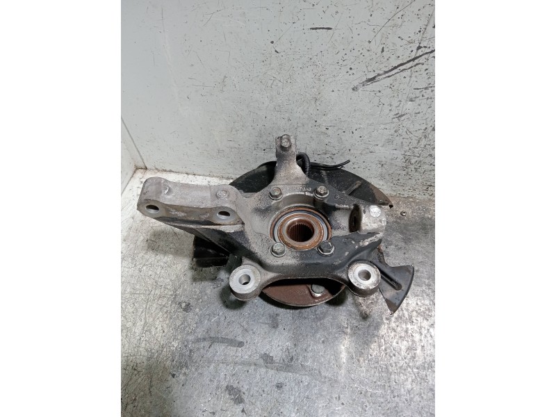 Recambio de mangueta delantera derecha para chrysler voyager (rg) 2.8 crd cat referencia OEM IAM 04743576AB  