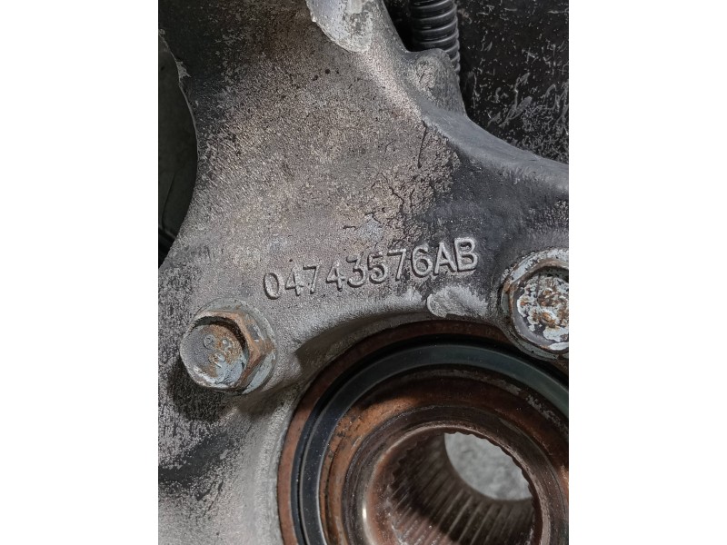 Recambio de mangueta delantera derecha para chrysler voyager (rg) 2.8 crd cat referencia OEM IAM 04743576AB  