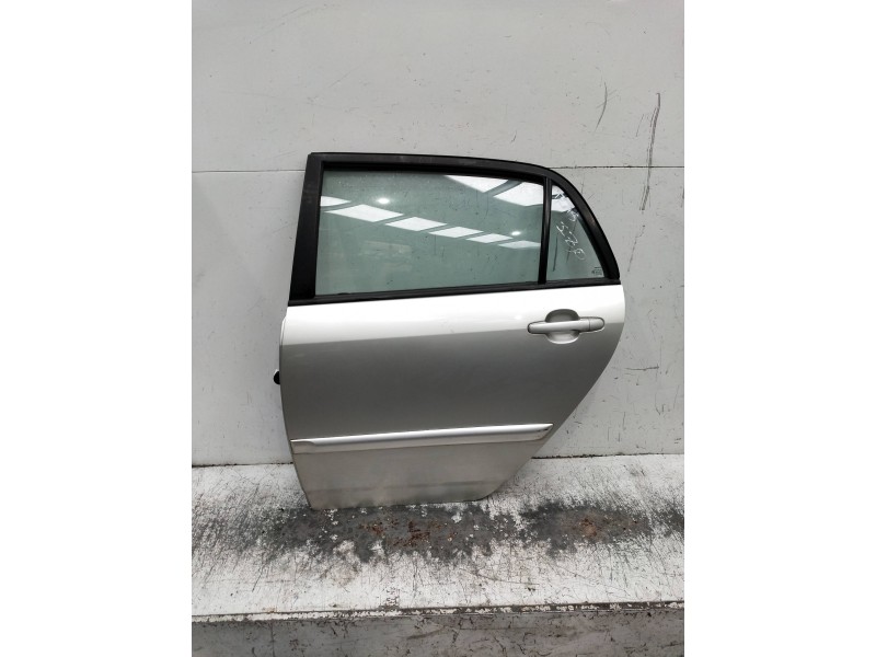 Recambio de puerta trasera izquierda para toyota corolla (e12) 2.0 d-4d sol berlina referencia OEM IAM   5P