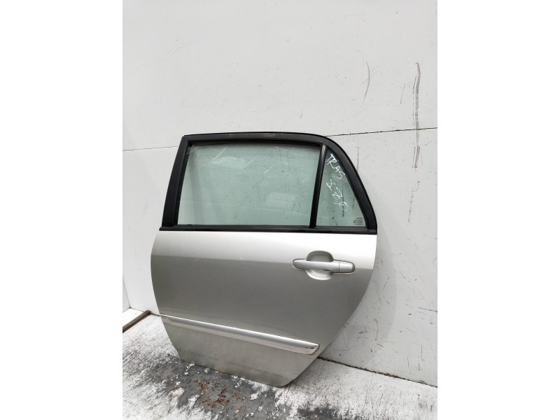 Recambio de puerta trasera izquierda para toyota corolla (e12) 2.0 d-4d sol berlina referencia OEM IAM   5P