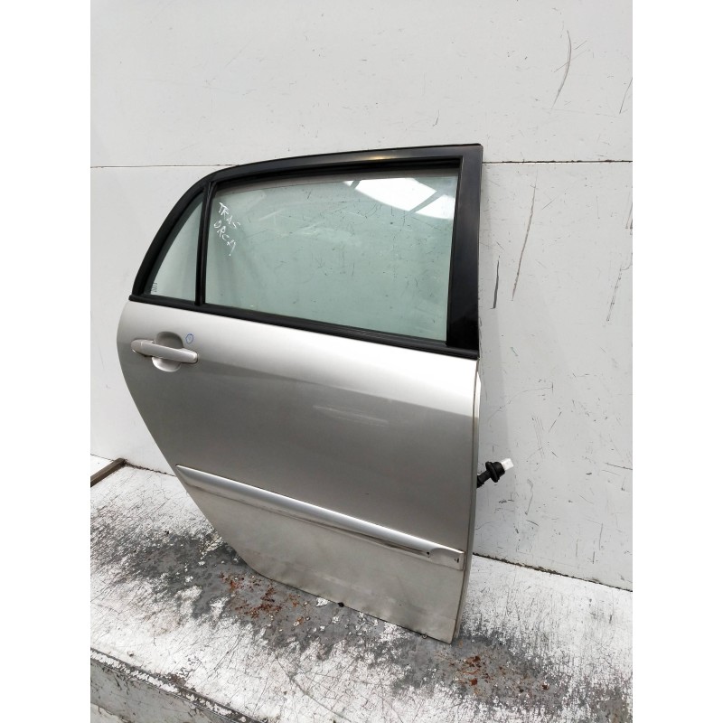 Recambio de puerta trasera derecha para toyota corolla (e12) 2.0 d-4d sol berlina referencia OEM IAM   5P