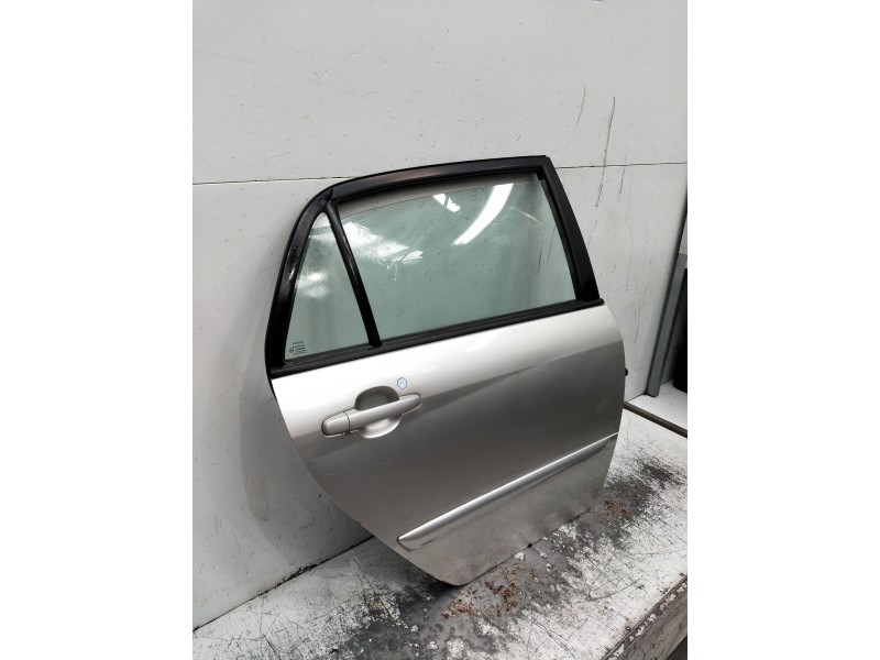 Recambio de puerta trasera derecha para toyota corolla (e12) 2.0 d-4d sol berlina referencia OEM IAM   5P