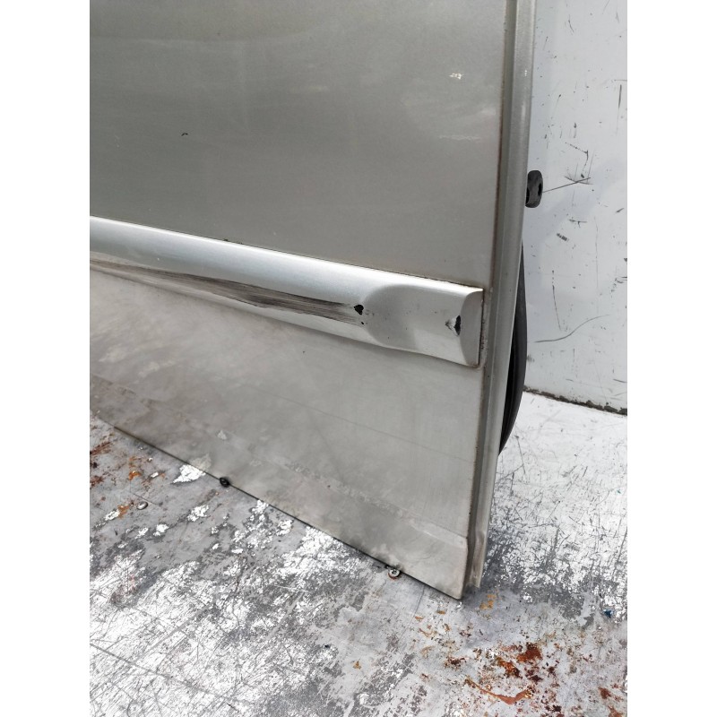 Recambio de puerta trasera derecha para toyota corolla (e12) 2.0 d-4d sol berlina referencia OEM IAM   5P