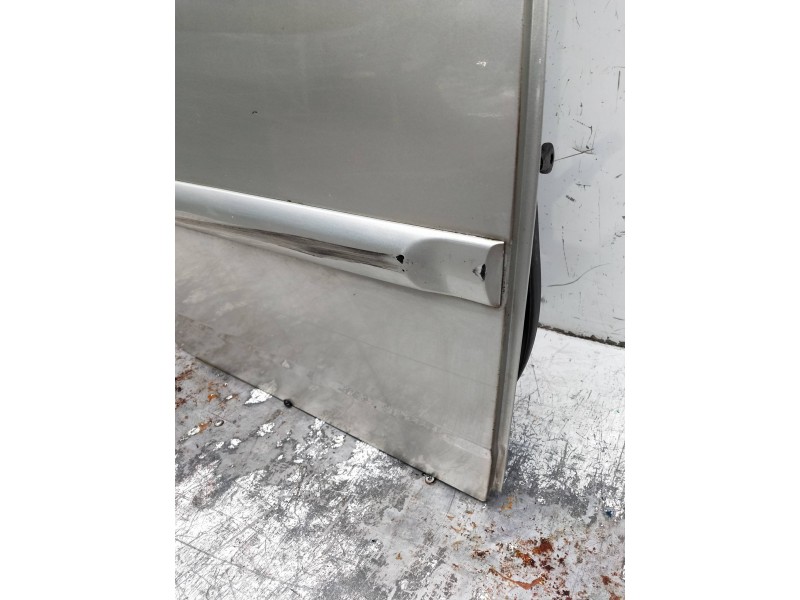 Recambio de puerta trasera derecha para toyota corolla (e12) 2.0 d-4d sol berlina referencia OEM IAM   5P