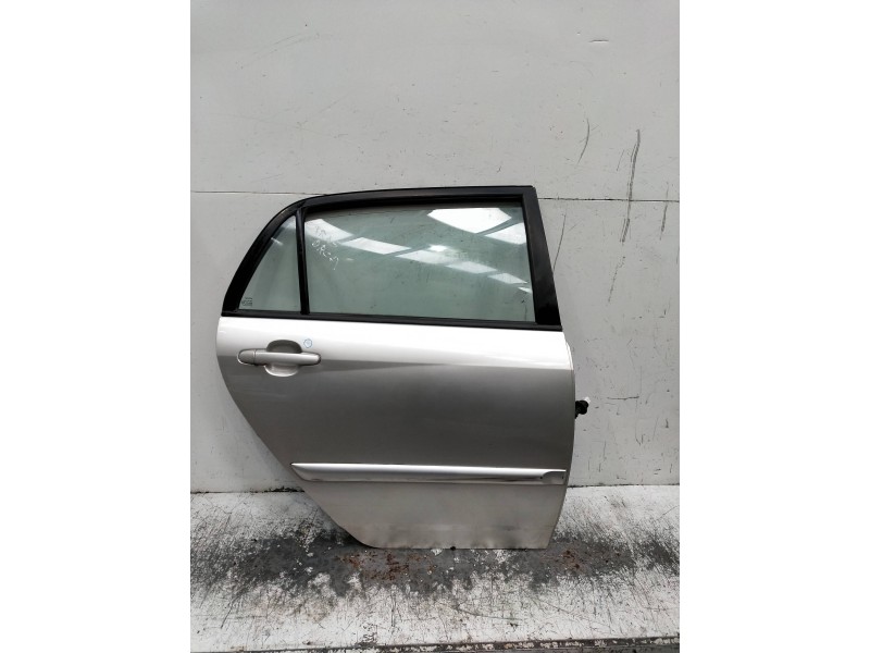 Recambio de puerta trasera derecha para toyota corolla (e12) 2.0 d-4d sol berlina referencia OEM IAM   5P
