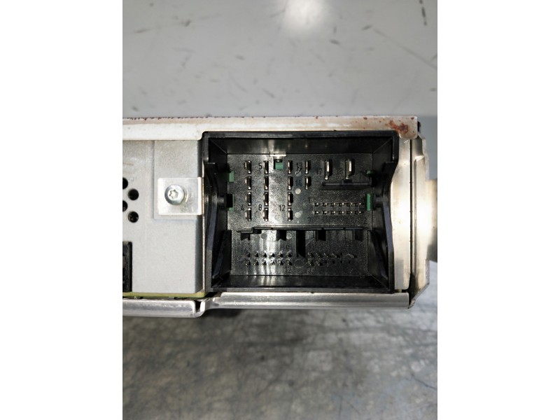 Recambio de sistema audio / radio cd para audi a3 sedán (8vm) referencia OEM IAM 81A035183C 28577513 1709010573