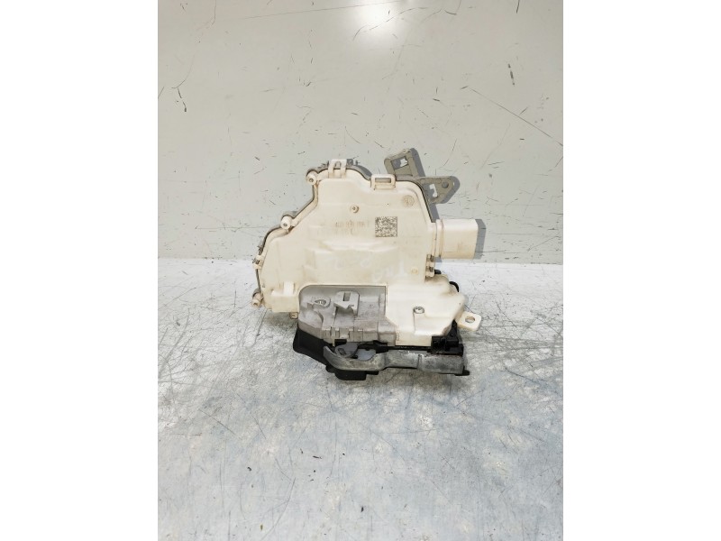 Recambio de motor cierre centralizado trasero derecho para audi a3 sedán (8vm) referencia OEM IAM 4G0839016E  5P