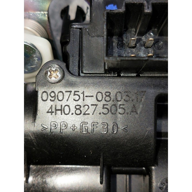 Recambio de motor cierre centralizado porton para audi a3 sedán (8vm) referencia OEM IAM 4H0827505A  5P
