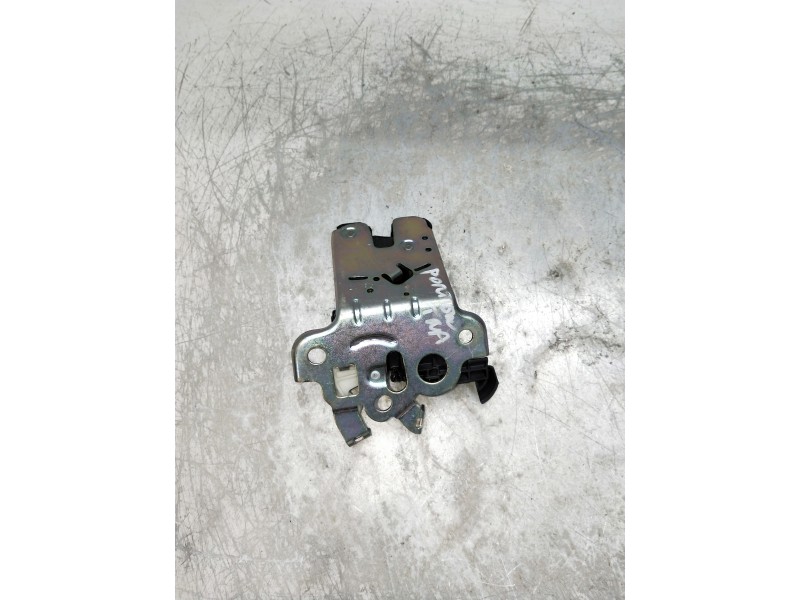 Recambio de motor cierre centralizado porton para audi a3 sedán (8vm) referencia OEM IAM 4H0827505A  5P