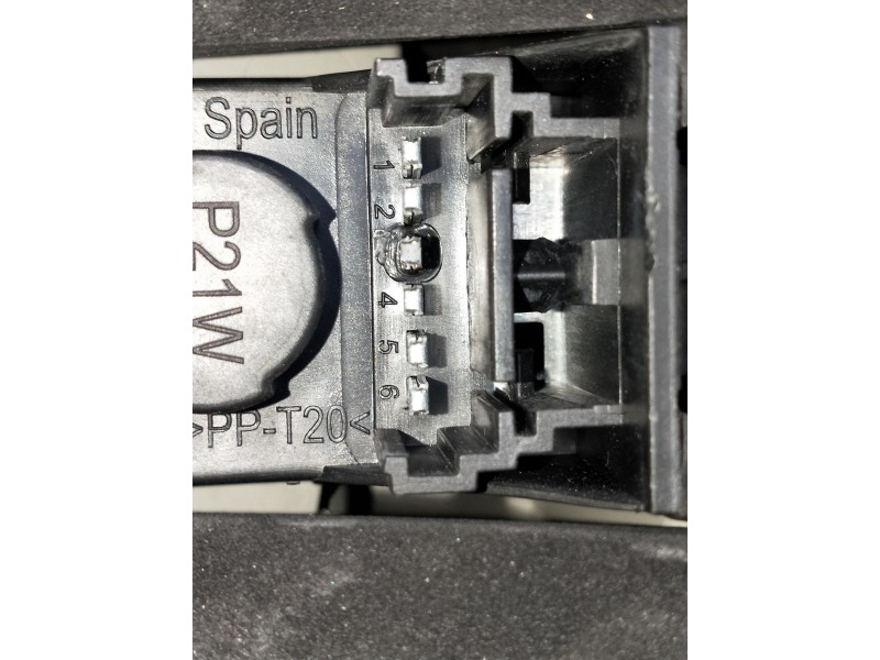 Recambio de piloto trasero izquierdo para renault megane ii familiar referencia OEM IAM 8200417349 2VP98200601 