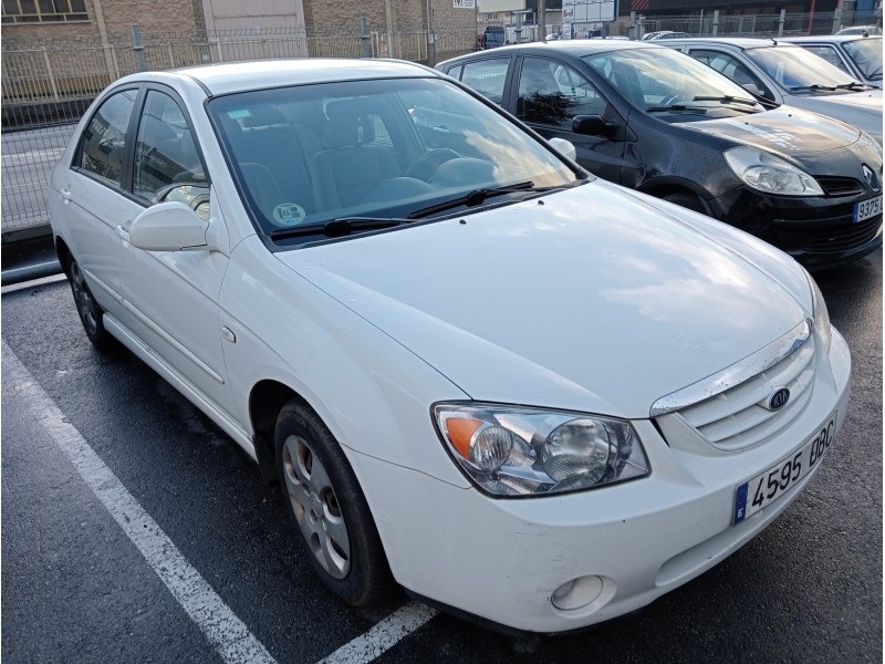 kia cerato del año 2004